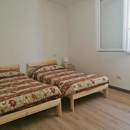 Casa Laura 6 *